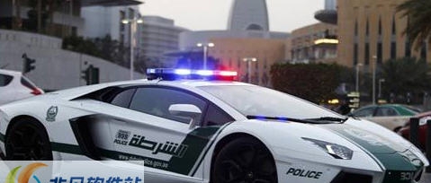 GTA5奔驰SLS警车MOD v2.8 GTA5奔驰SLS警车MOD v2.8