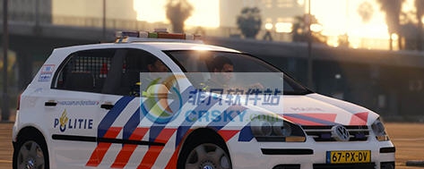 GTA5大众高尔夫5代警车MOD v2.5 GTA5大众高尔夫5代警车MOD v2.5