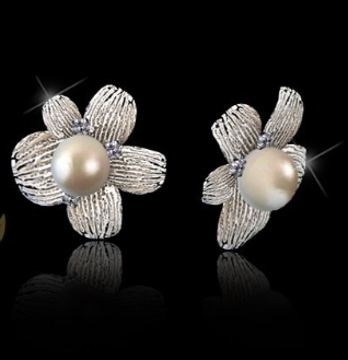 模拟人生4金属珍珠花朵耳环MOD v3.53 模拟人生4金属珍珠花朵耳环MOD v3.53